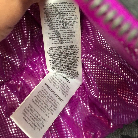 Columbia Girls ski jacket.  Water proof. Insulated - Picture 4 of 9